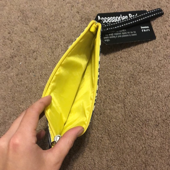 Scout Wristlet - Picture 3 of 4